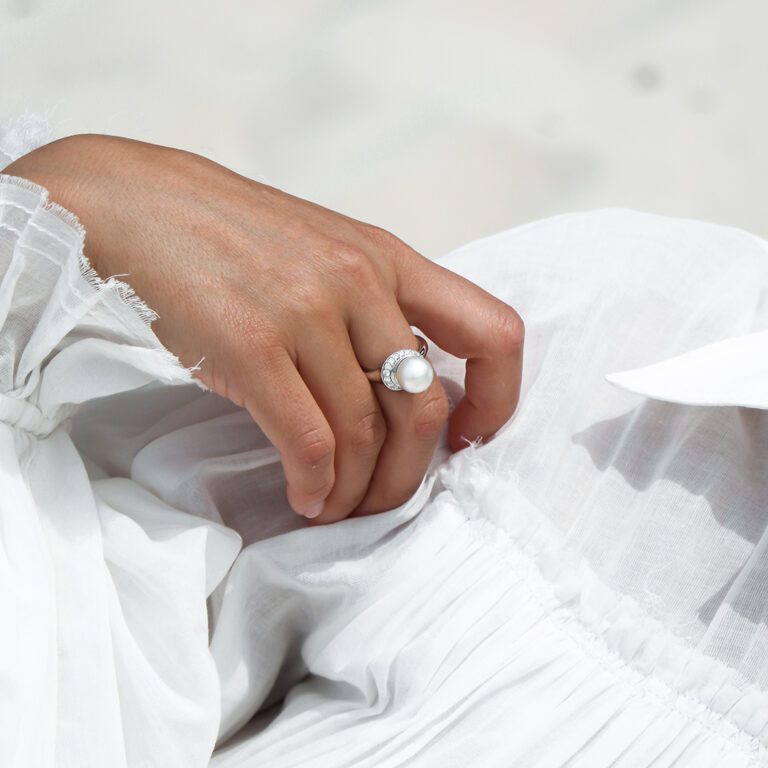Swan Pearl Ring 18ct White Gold Kailis Australian Pearls