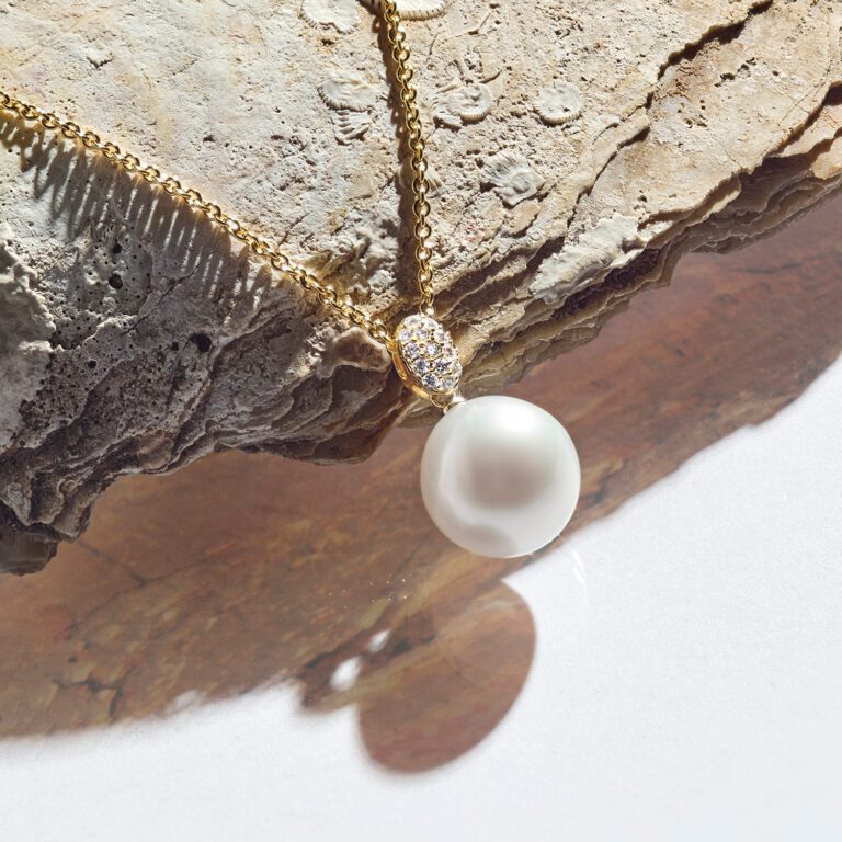 Galene Pendant Yellow Gold - lookbook