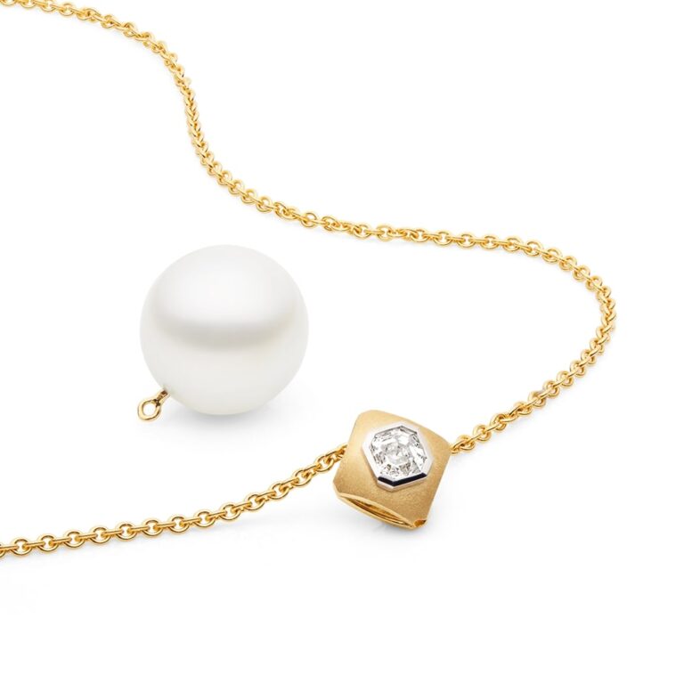 Royal Meridian Pendant, 18ct Yellow Gold