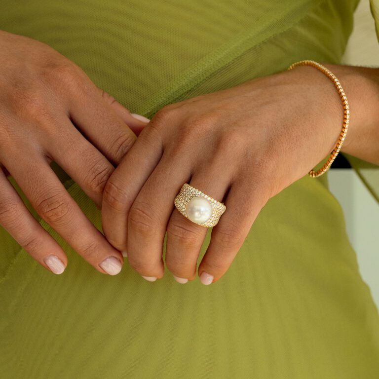 Adored Ring White Diamonds YG - content