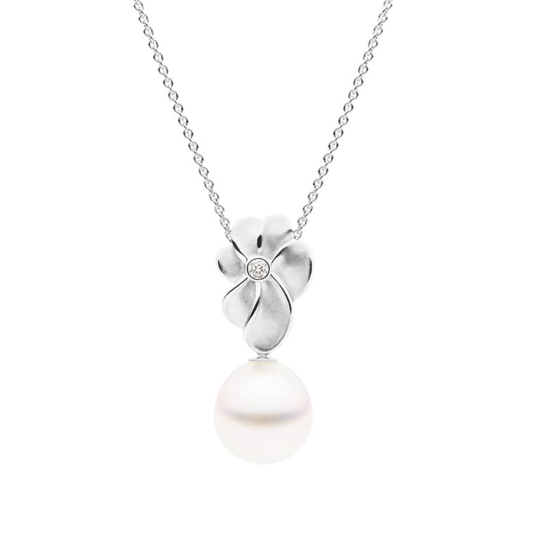 Bloom Pendant White Gold