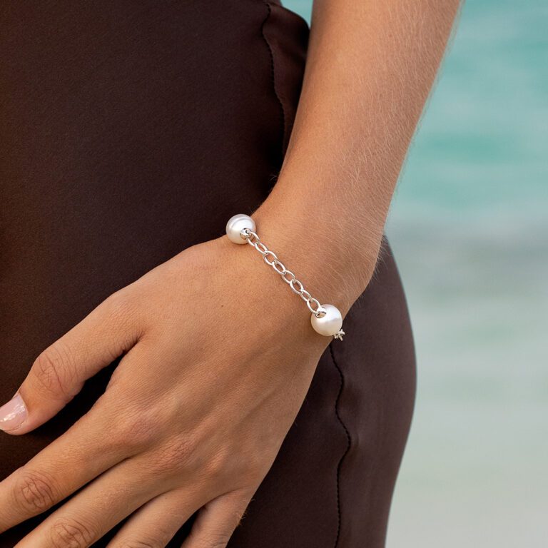 Open Link Bracelet, 3 Pearl, White Gold