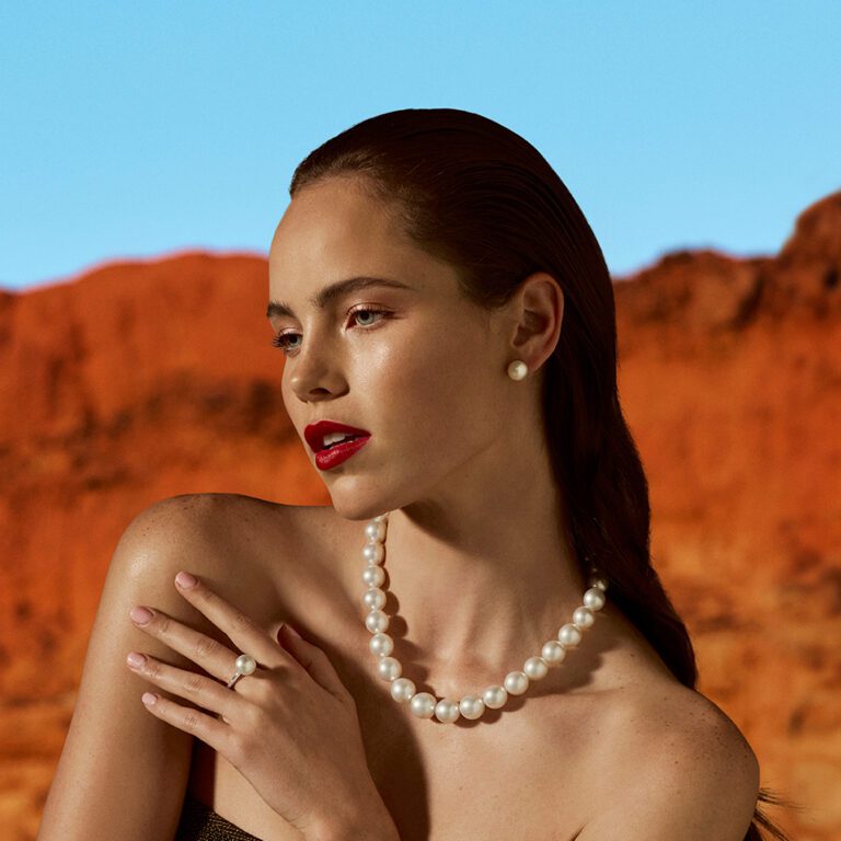 Button Pearl Studs WG - campaign