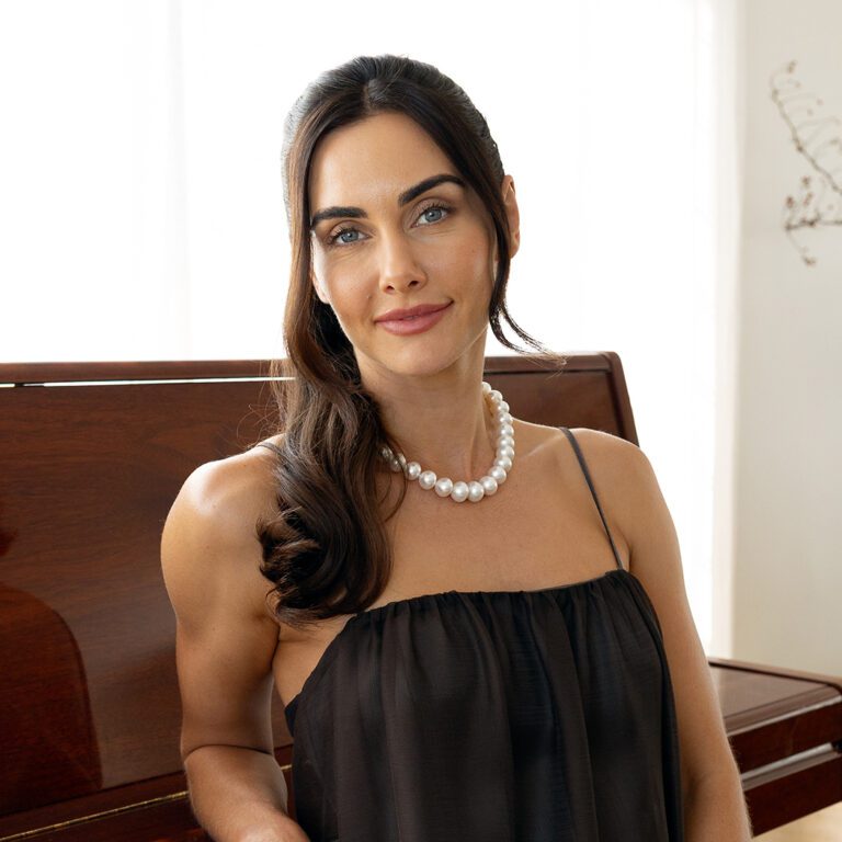 Triangle Collier Strand YG - content