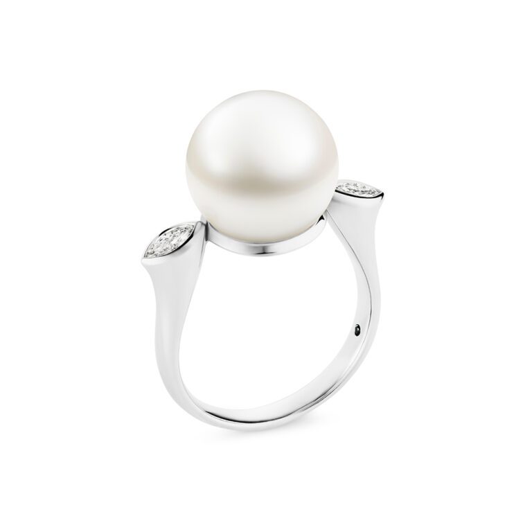 Fleur Pearl Ring, White Gold (side)